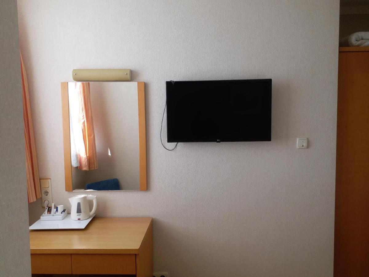 Camera Tripla Standard